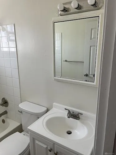 2034 Leo St — Photo 16