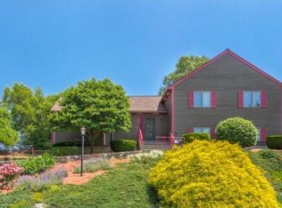 4 Crowdis St, Salem, MA 01970
