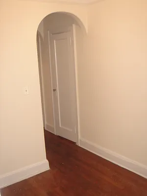 Rented by Metroline Realty | media 74