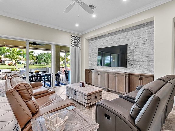4th image of 777 Fortunella Cir SW