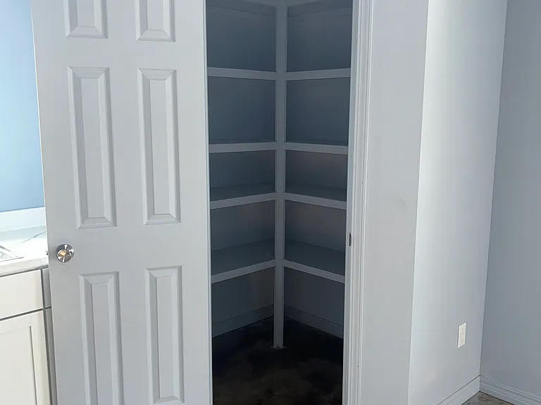 1302 E Cherry St — Photo 15