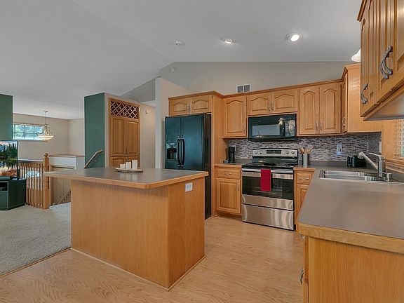 4th image of 1831 37th St S