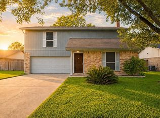 3706 Royal Manor Dr, Houston, TX 77082
