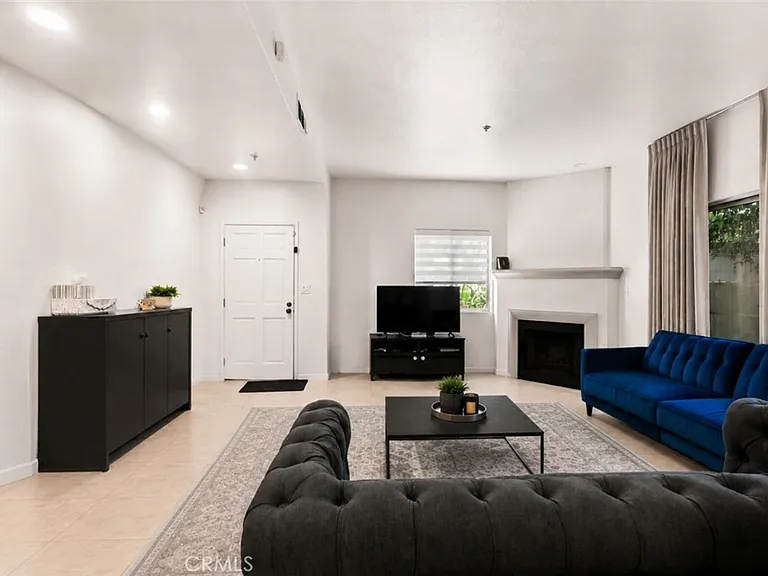 703 Locust St #1 — Photo 5