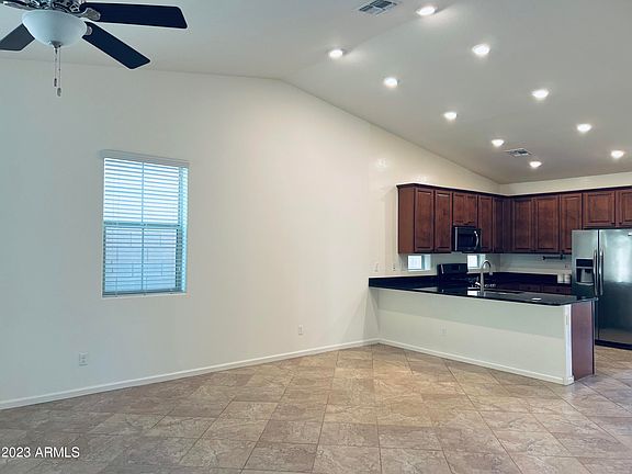 3rd image of 3273 S Miller Dr
