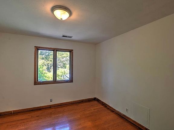3rd image of 1241 W Scotch Pine Ct