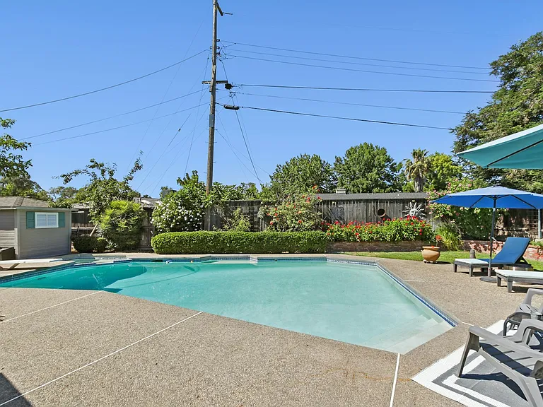 3201 Bonita Dr — Photo 16