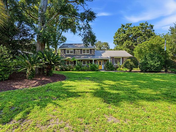 3rd image of 454 Trapier Dr
