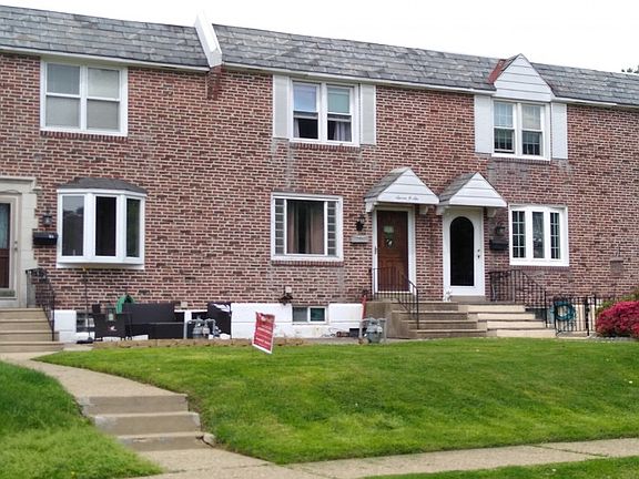 3rd image of 706 Crescent Dr