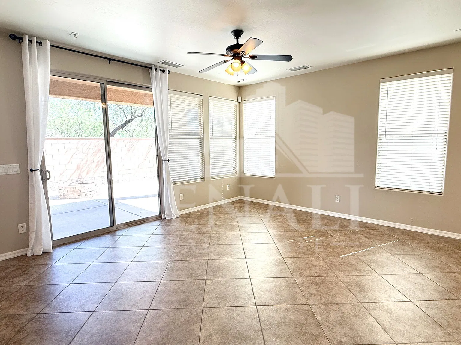 4 bed, 2.5 bath, 2211 sqft, $2,595 — Photo 4