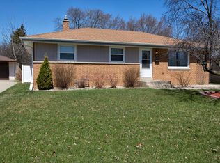 6408 W Bottsford Ave, Greenfield, WI 53220