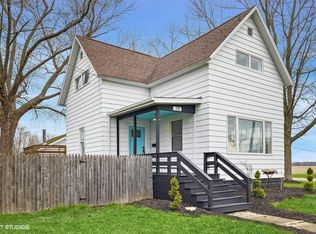 211 Beech St E, Three Oaks, MI 49128