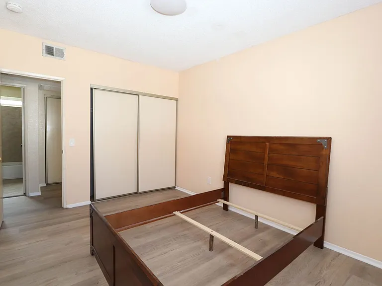 24210 Sylvan Glen Rd #F — Photo 24