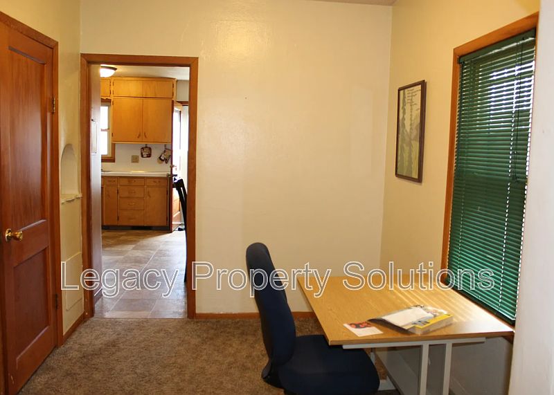 2nd image of 321 N 12th St