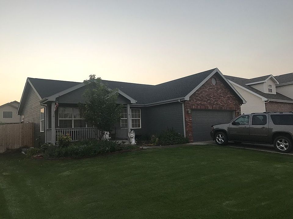 2nd image of 210 S Maple Ave