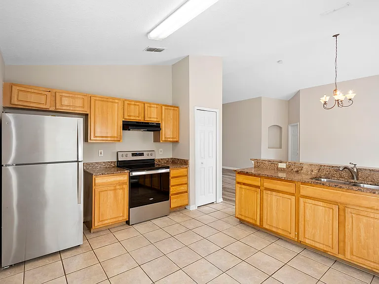 1911 Colonial Woods Blvd — Photo 11