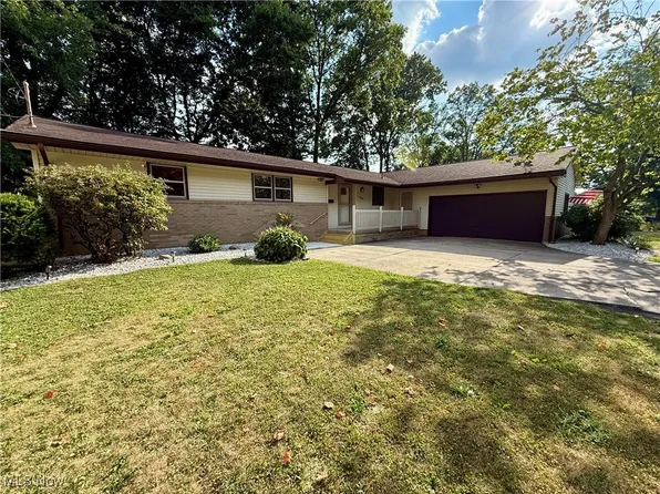 767 Forestridge Dr, Youngstown, OH 44512