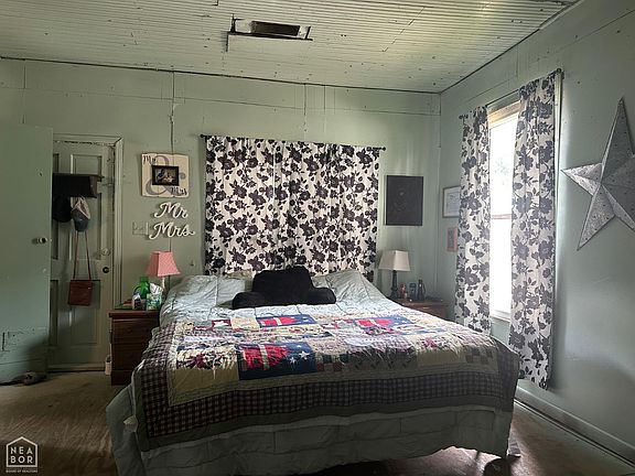 3rd image of 542 W Main St