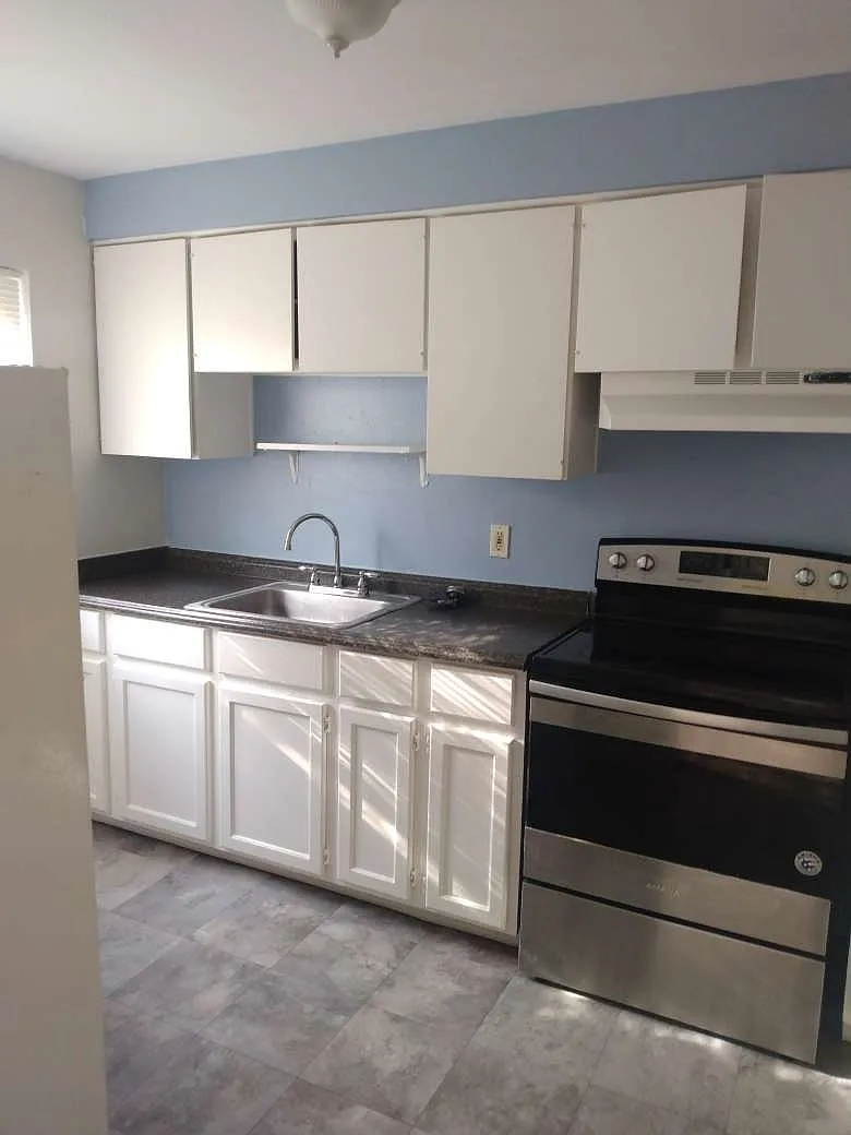 2 bed, 900 sqft, $975 — Photo 1