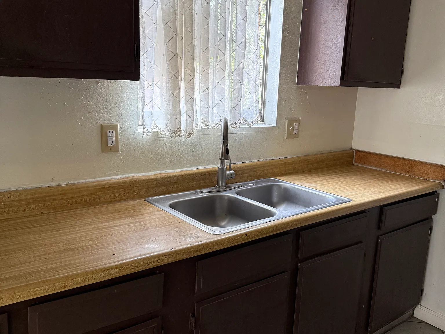 2 bed, 900 sqft, $1,600 — Photo 3