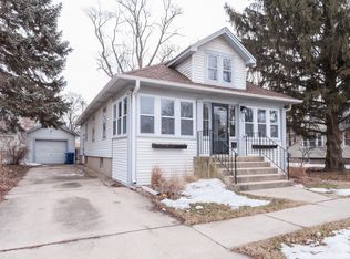 219 McKinley Ave, Geneva, IL 60134