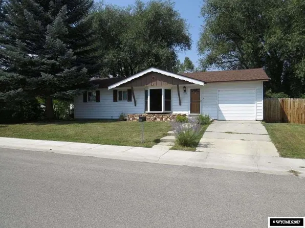 1385 Goodrich Dr, Lander, WY 82520