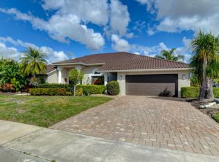 10289 Silver Lake Dr, Boca Raton, FL 33428