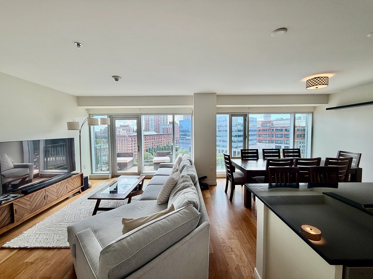 2 bed, 1318 sqft, $4,500 — Photo 2