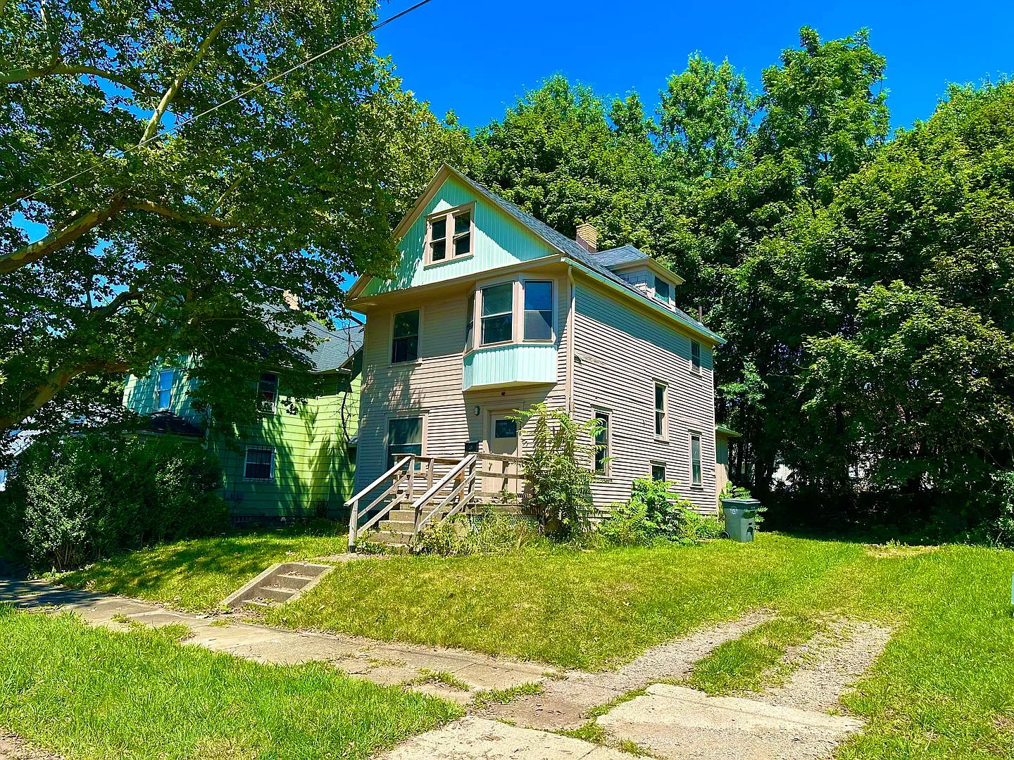 526 Lexington — Photo 2