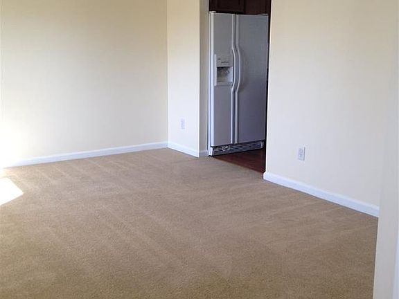 3rd image of 26 Victoria Way