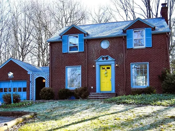 1227 Fairview Dr, Kent, OH 44240