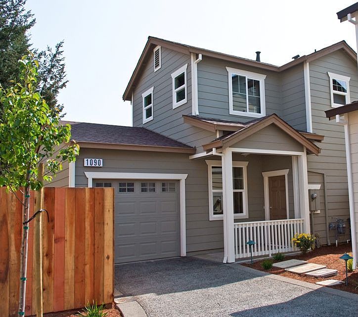 1st image of 1090 Cottage Ln