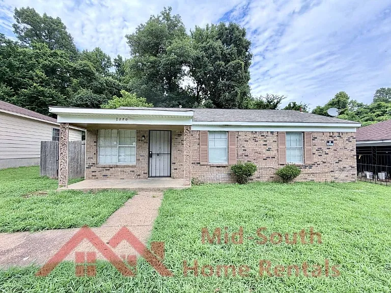1270 Chickamauga Ave — Photo 1
