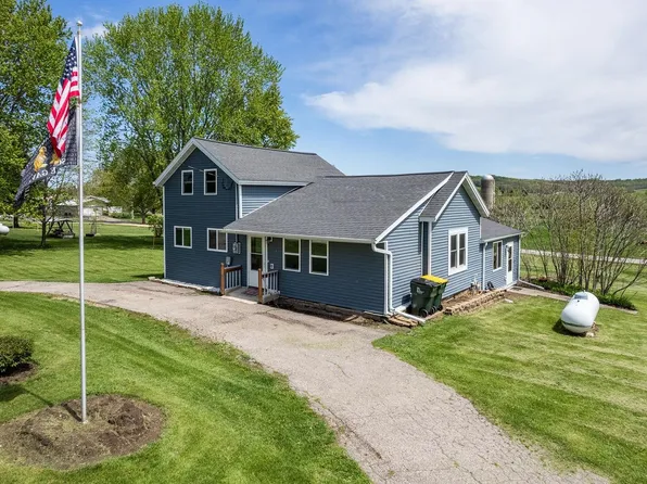 401 Furnace St, La Valle, WI 53941