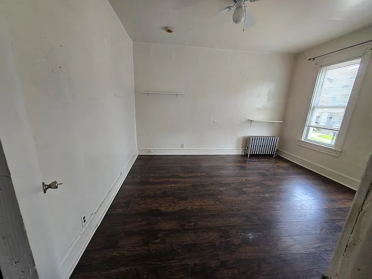 407 N Webster Ave — Photo 14