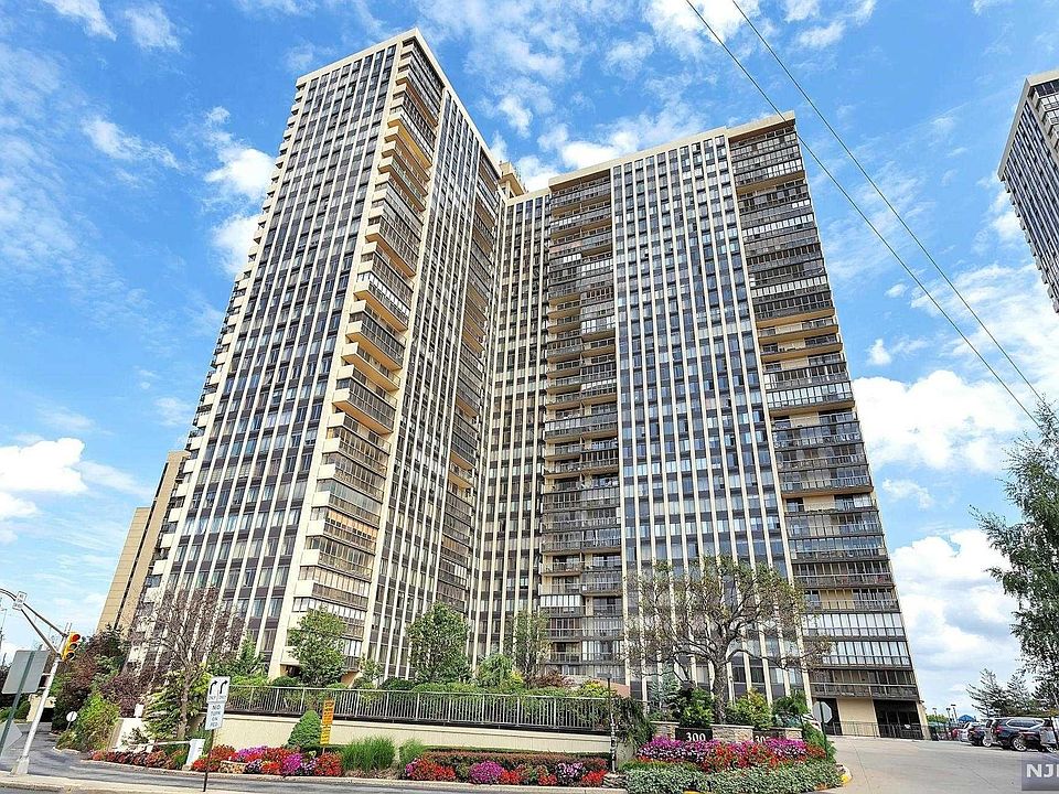 1st image of 300 Winston Dr APT 821