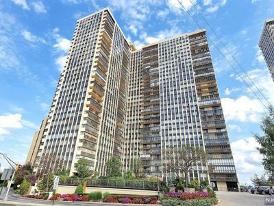 300 Winston Dr APT 821, Cliffside Park, NJ, 07010