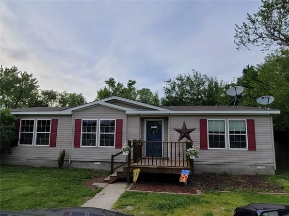 204 E Section St, Dieterich, IL 62424