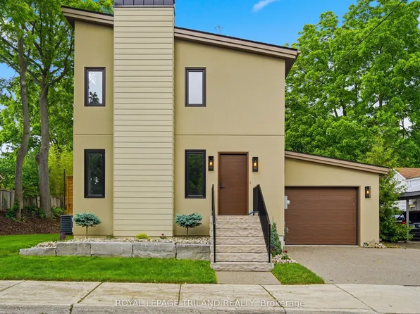 14 Lundy Ln, London, ON N6C 3G5