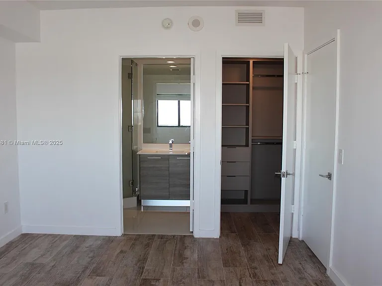 650 NE 32nd St #3703 — Photo 13