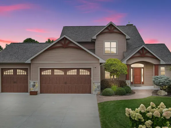 N1066 Quarry View Dr, Hortonville, WI 54942
