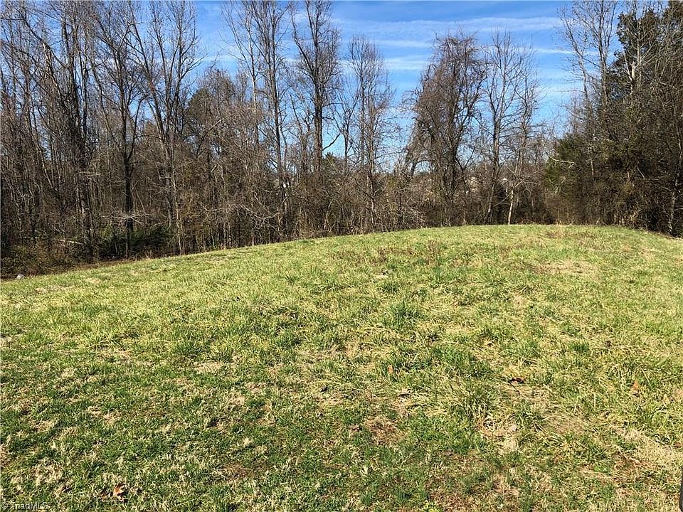 2nd image of 819 Hasty School Rd