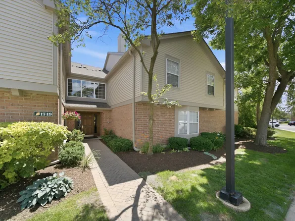 1749 Eastwood Ct APT 6, Schaumburg, IL 60195