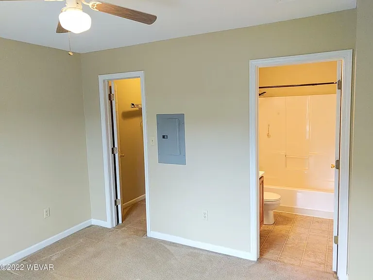 255 Underwood St — Photo 9