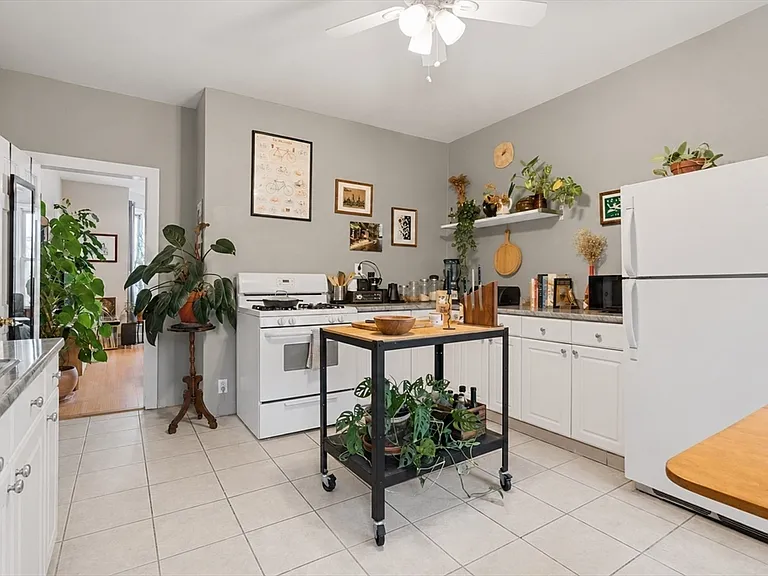 377 Dorchester St #2 — Photo 5