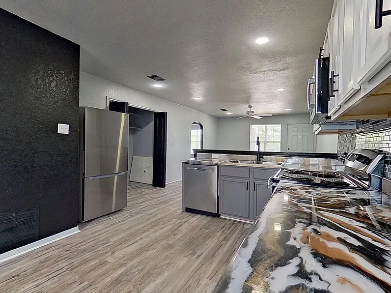 2315 Terrace Dr #D — Photo 7