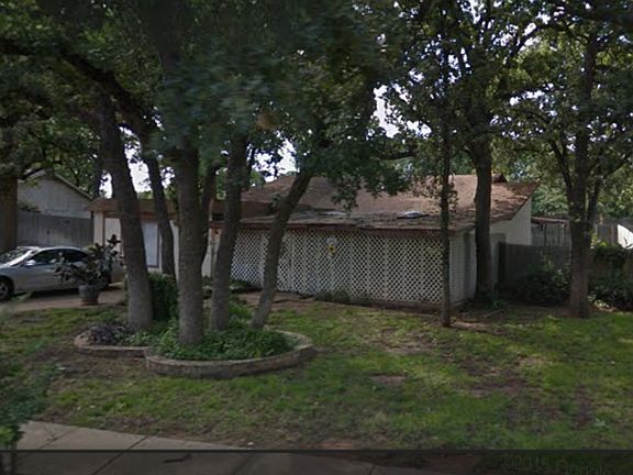 2nd image of 2901 White Oak Ln