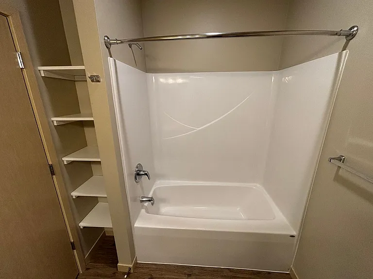 Lincoln Street Apartments — Photo 52