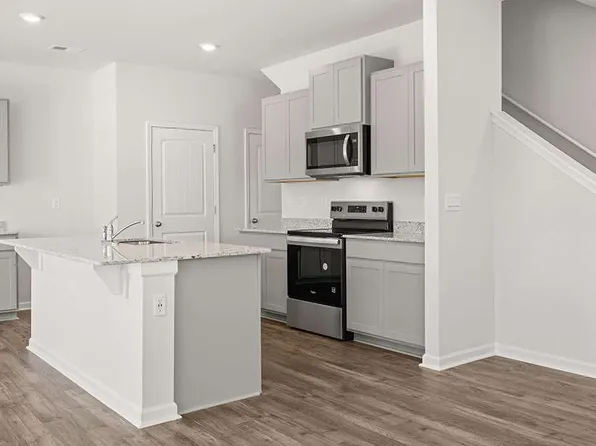 717 Meteor Dr, Mableton, GA 30126