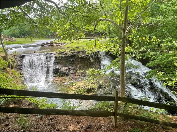 1225 Oglethorpe Mountain Rd #X, Jasper, GA 30143